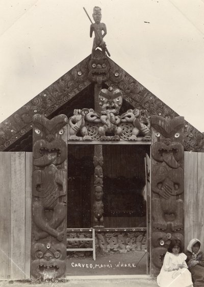 Gesneden Maori-whare, c.1900 door Robert Marsh